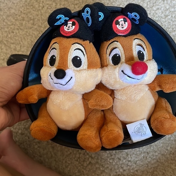 Disney hat and stuffed animals - Picture 2 of 4